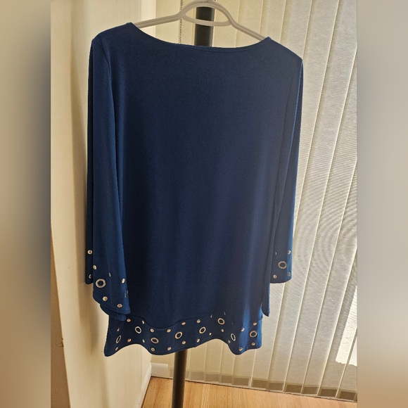 EUC gorgeous Emma & Michele shift dress with bell sleevss - Picture 5 of 6